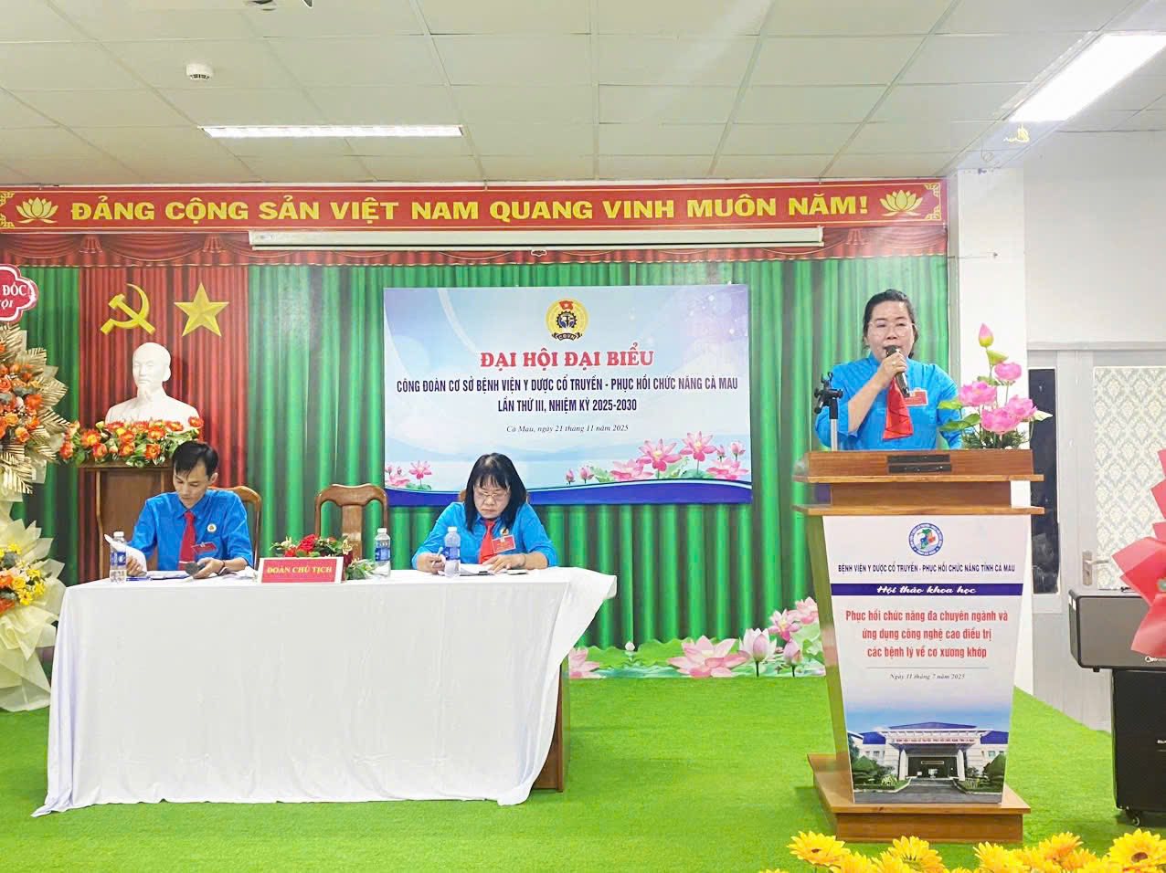 Đại hội Công đoàn cơ sở Bệnh viện YDCT -PHCN Cà Mau. 5 5