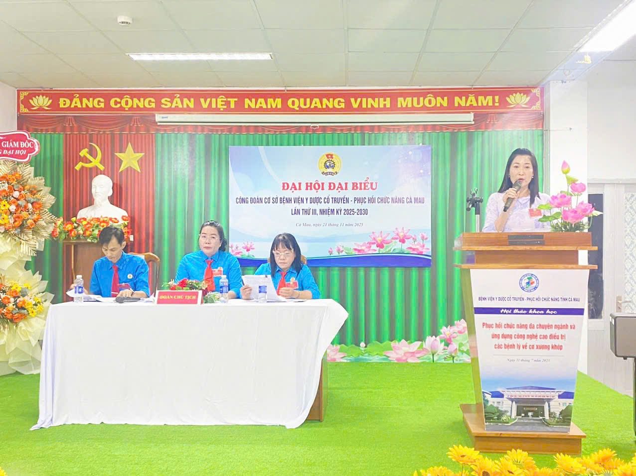 Đại hội Công đoàn cơ sở Bệnh viện YDCT -PHCN Cà Mau. 6 6