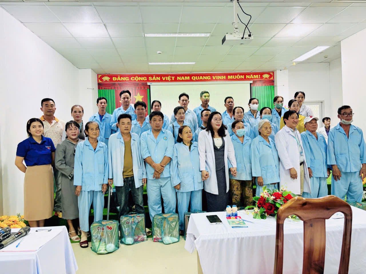 HƯỞNG ỨNG KỶ NIỆM 10 NĂM NGÀY CÔNG TÁC XÃ HỘI VIỆT NAM 5 6 2