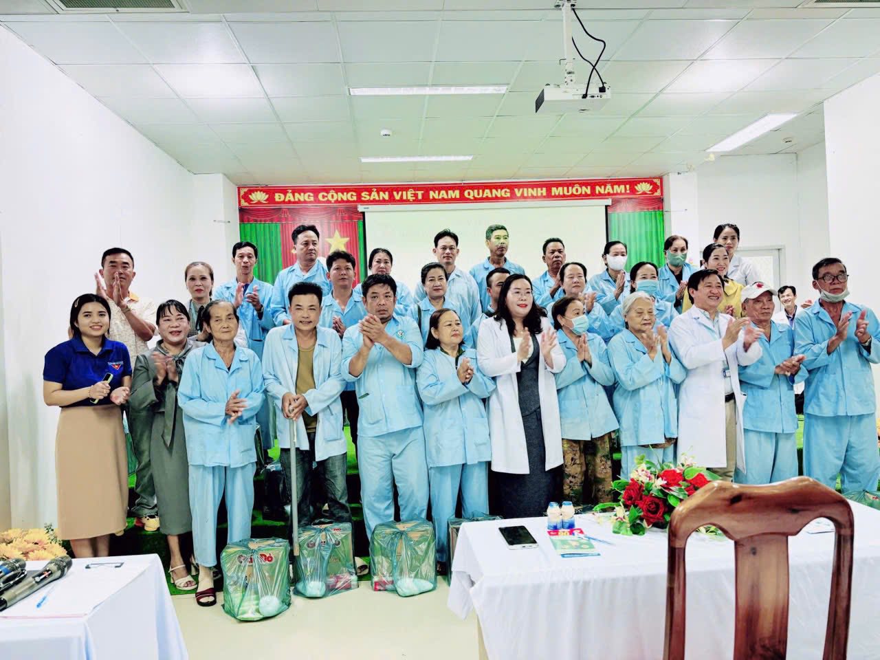 HƯỞNG ỨNG KỶ NIỆM 10 NĂM NGÀY CÔNG TÁC XÃ HỘI VIỆT NAM 6 7 2