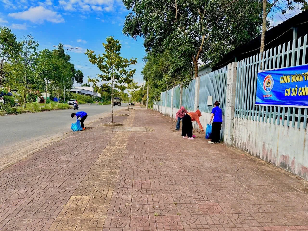 Bệnh viện YDCT – PHCN Cà Mau phát động phong trào “Toàn dân chung tay bảo vệ môi trường vì một Việt Nam xanh – sạch – đẹp”