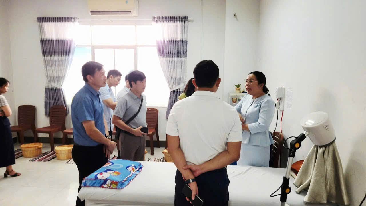 Đón tiếp đoàn Giám đốc các Bệnh viện YHCT trên toàn quốc đến tham quan, học hỏi kinh nghiệm tại Bệnh viện YDCT - PHCN tỉnh Cà Mau 2 2